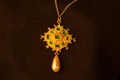 Enamel pendant with pearl - W-09