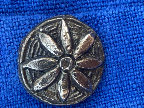 Medieval Button 8 petal K-43
