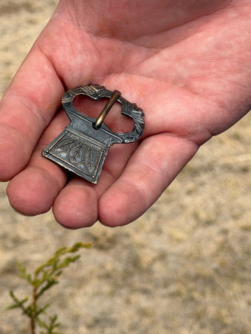 Later Belt Buckle D-67
