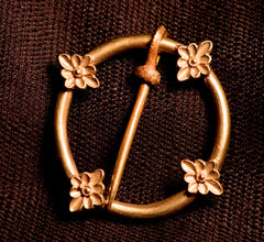 Annular Brooch with Flower Designs - R-27