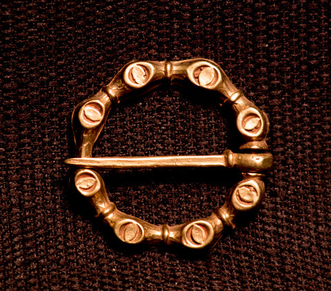 Brooch with 8 sides 13th C - W-18