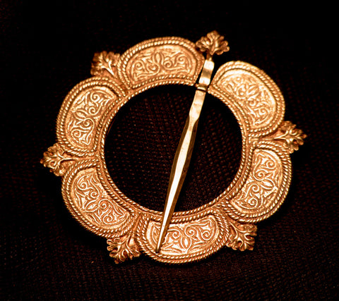 Large Annular brooch 15th - 16th C - W-56