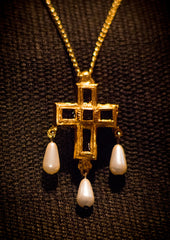 Cross Pendant with enamel and faux pearls - W-41