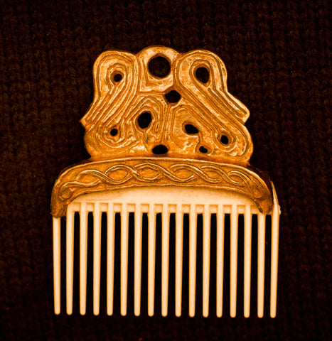 Viking Comb with knot pattern - Y-31